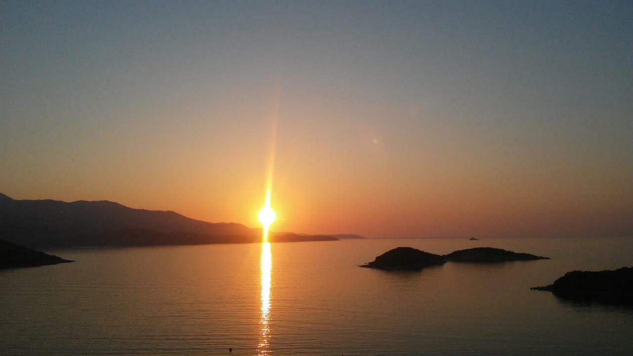 Hotel Majestic Ksamil Buitenkant foto