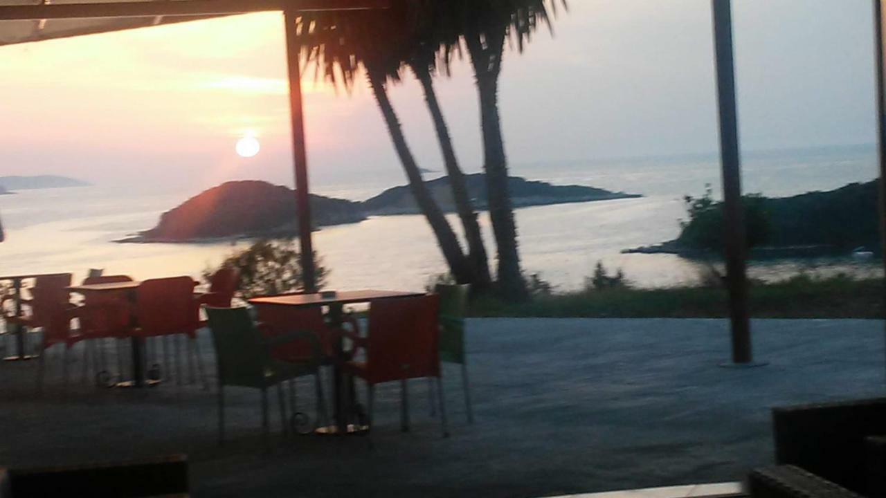 Hotel Majestic Ksamil Buitenkant foto