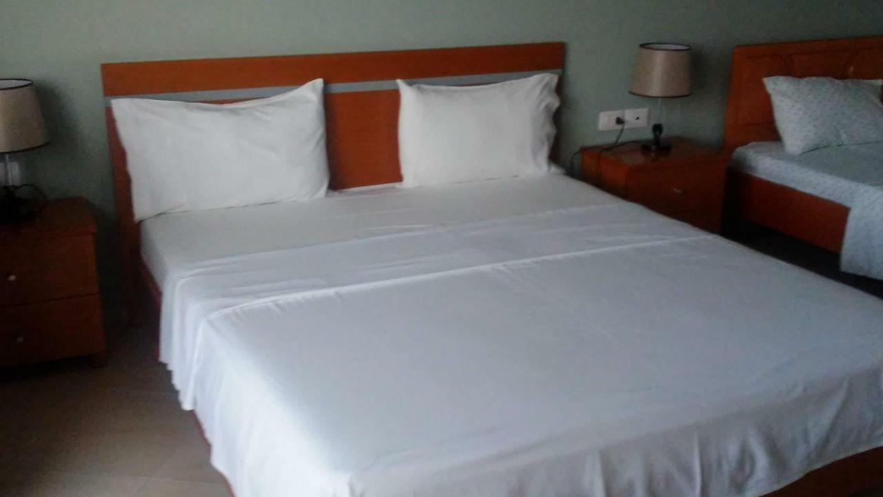 Hotel Majestic Ksamil Buitenkant foto