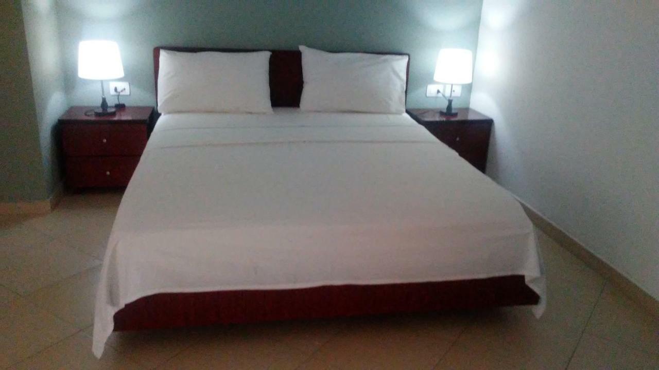 Hotel Majestic Ksamil Buitenkant foto