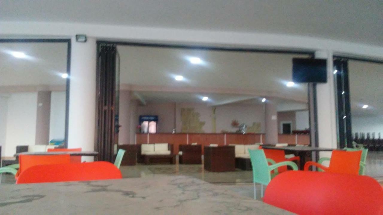 Hotel Majestic Ksamil Buitenkant foto