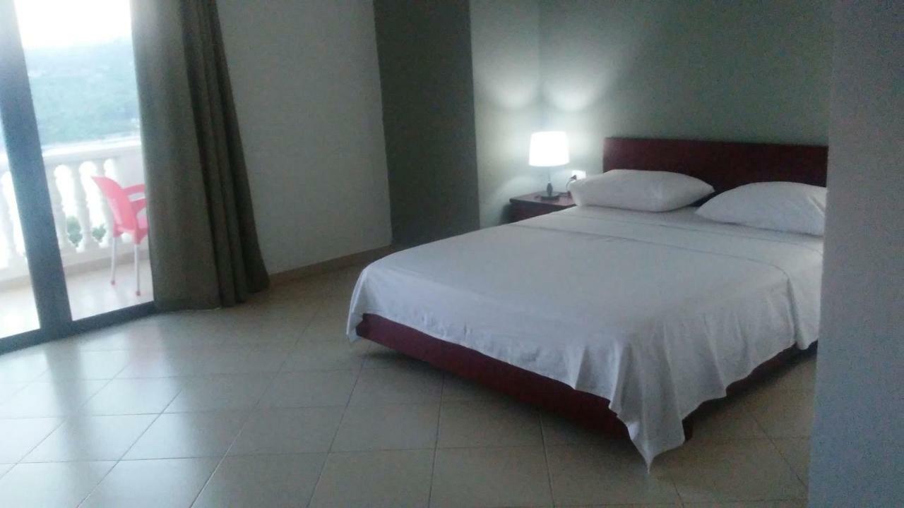 Hotel Majestic Ksamil Buitenkant foto