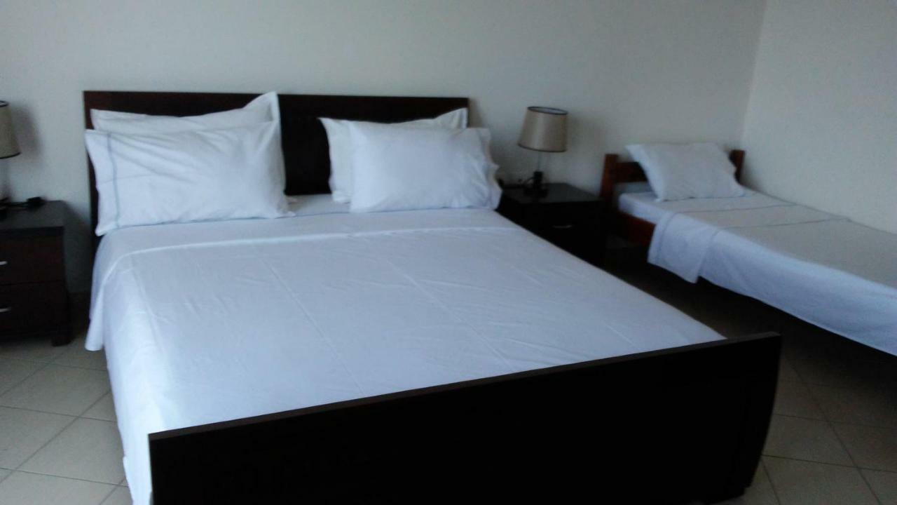 Hotel Majestic Ksamil Buitenkant foto