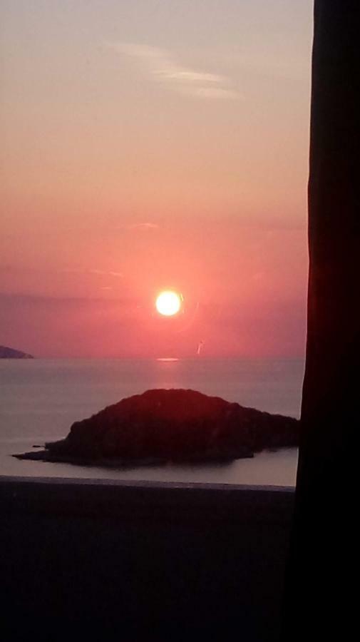 Hotel Majestic Ksamil Buitenkant foto